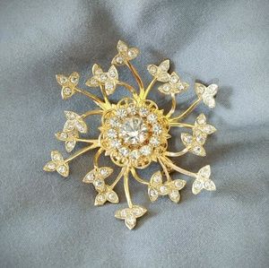 Vintage Starburst Rhinestone Gold Toned Brooch
